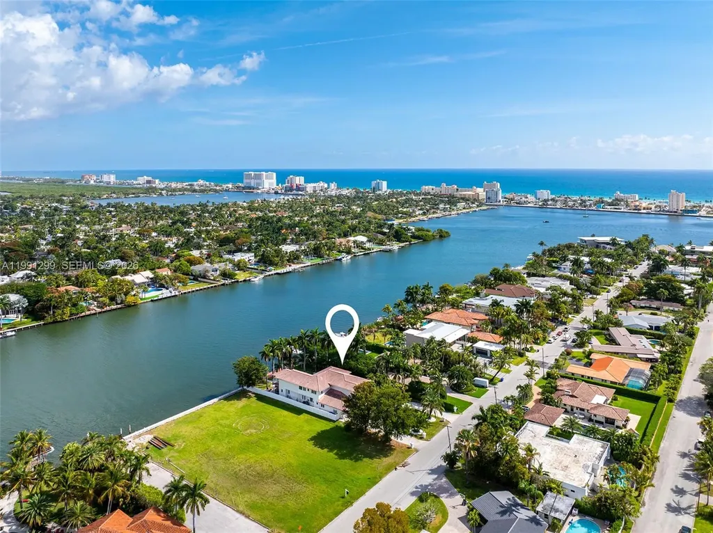 1047 S Southlake Drive Hollywood FL 33019