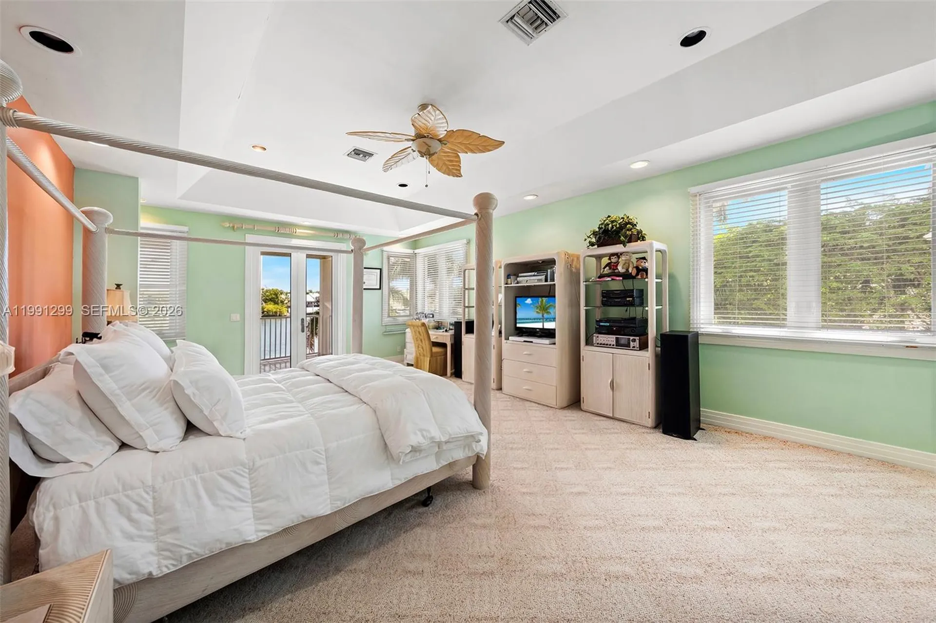 1047 S Southlake Drive Hollywood FL 33019