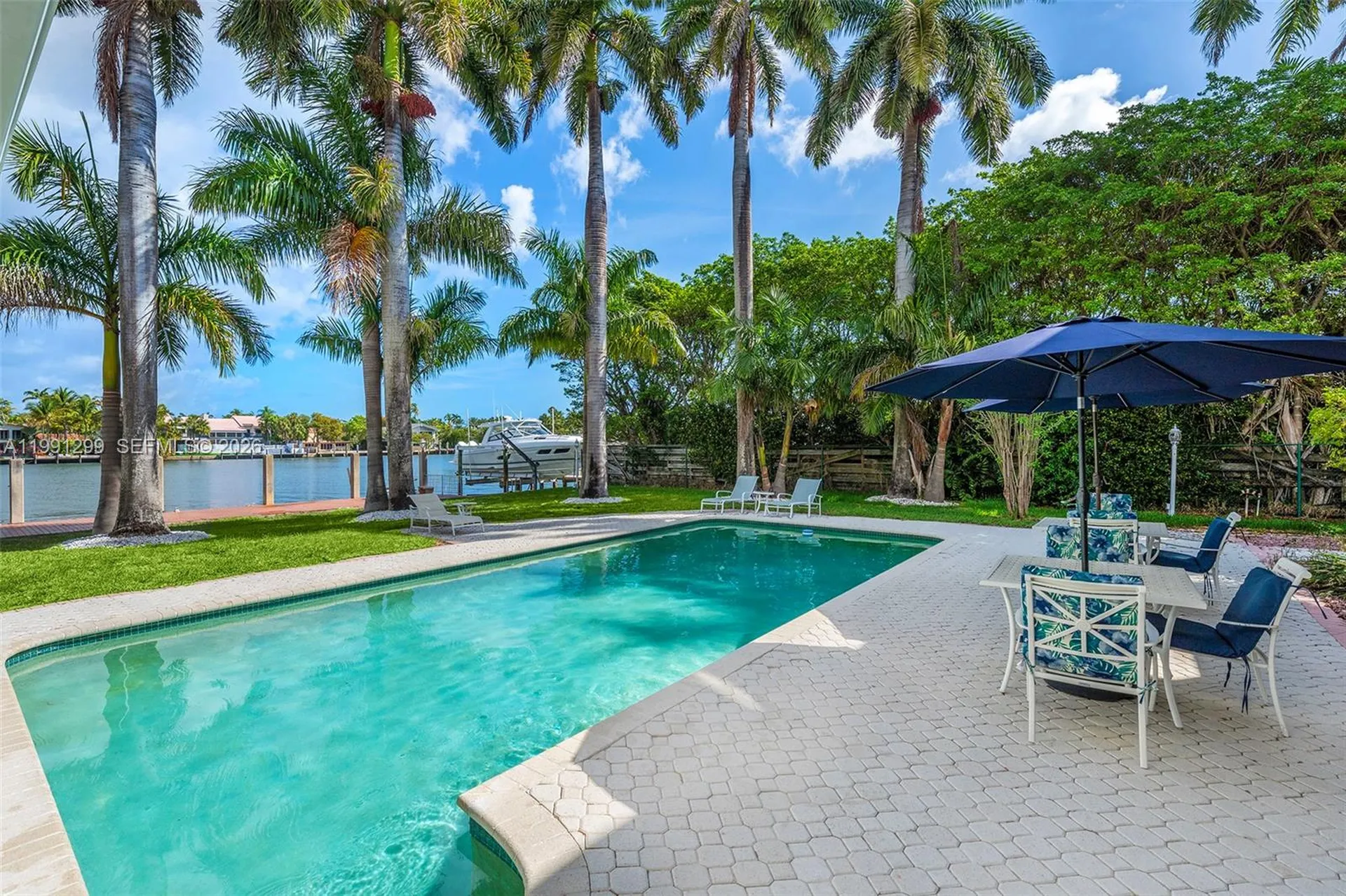 1047 S Southlake Drive Hollywood FL 33019