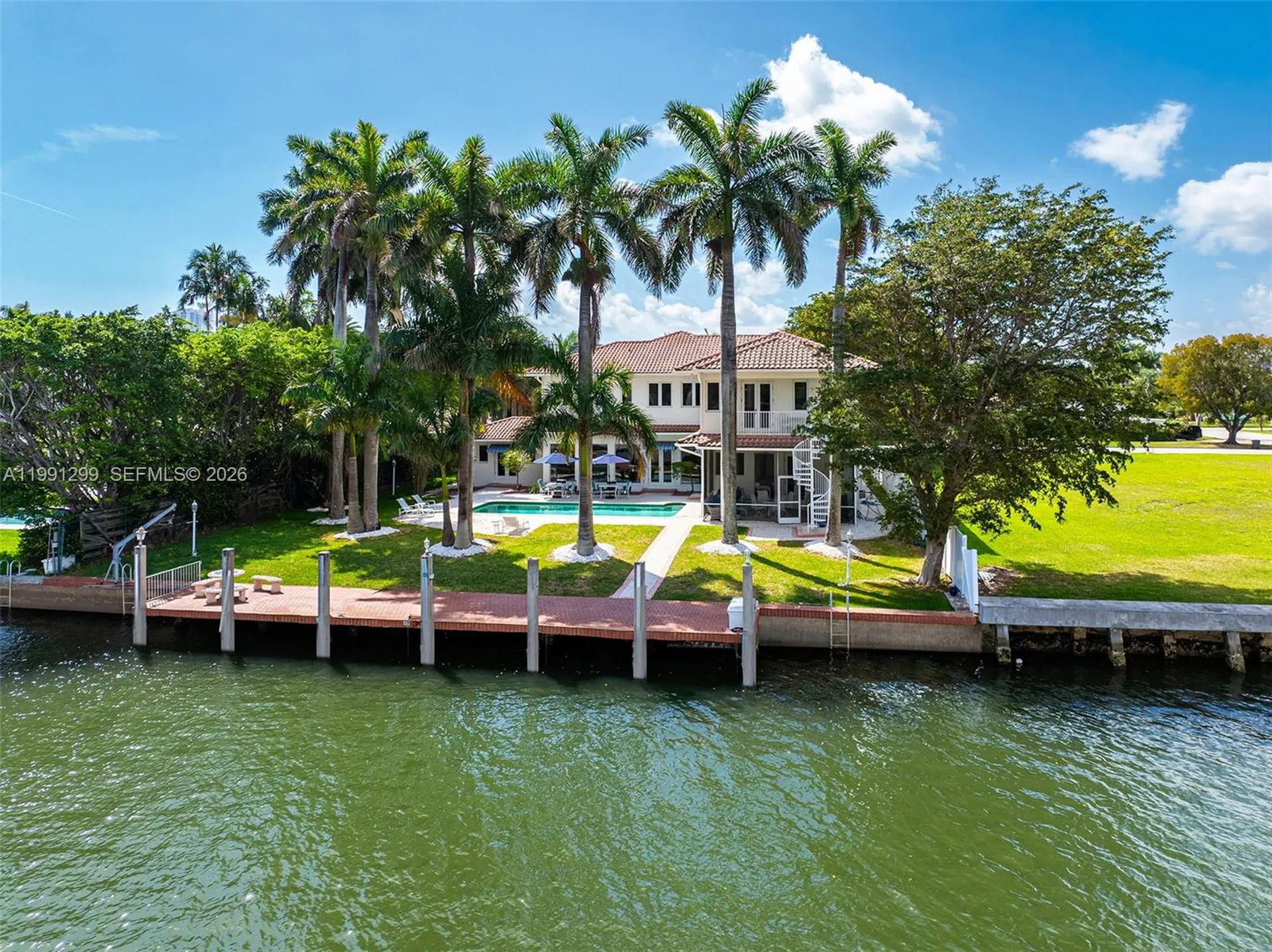 1047 S Southlake Drive Hollywood FL 33019