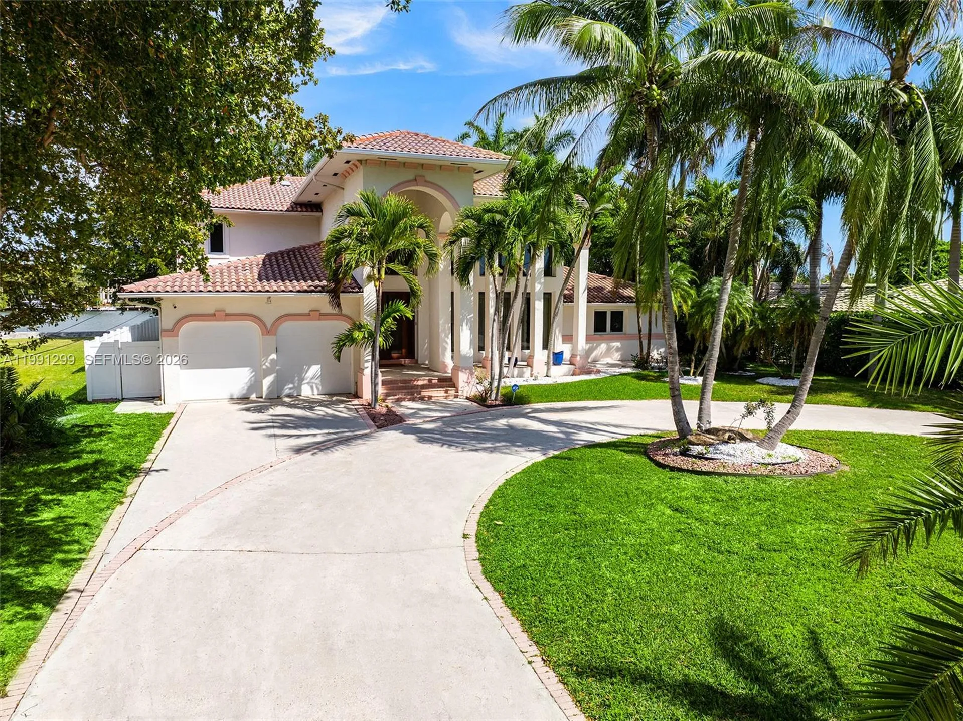 1047 S Southlake Drive Hollywood FL 33019