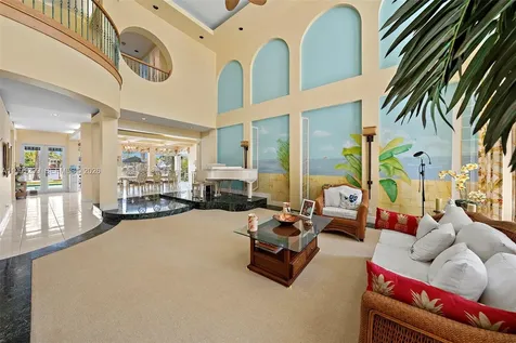 1047 S Southlake Drive Hollywood FL 33019