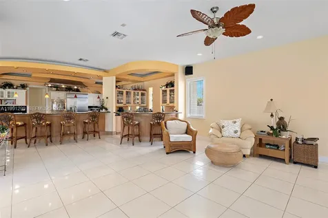 1047 S Southlake Drive Hollywood FL 33019