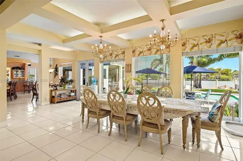 1047 S Southlake Drive Hollywood FL 33019