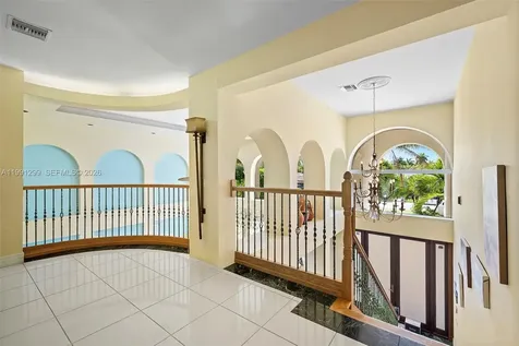 1047 S Southlake Drive Hollywood FL 33019