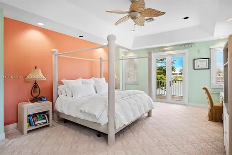 1047 S Southlake Drive Hollywood FL 33019