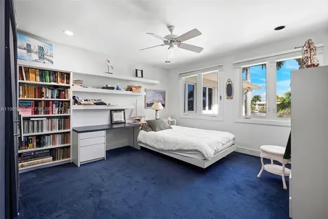 1047 S Southlake Drive Hollywood FL 33019