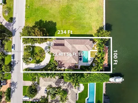 1047 S Southlake Drive Hollywood FL 33019