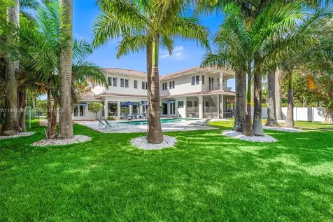 1047 S Southlake Drive Hollywood FL 33019