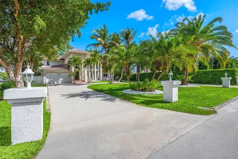 1047 S Southlake Drive Hollywood FL 33019