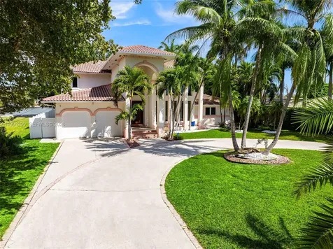 1047 S Southlake Drive Hollywood FL 33019