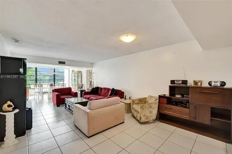 1502 Whitehall Drive Davie FL 33324