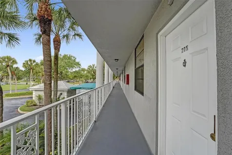 1502 Whitehall Drive Davie FL 33324