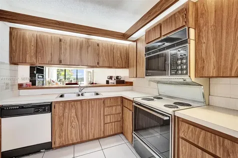 1502 Whitehall Drive Davie FL 33324
