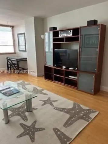 5005 Collins Avenue Miami Beach FL 33140
