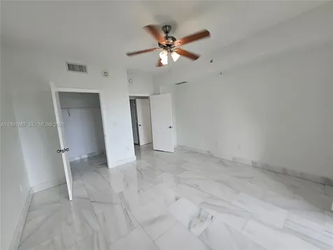 253 NE 2nd Street Miami FL 33132