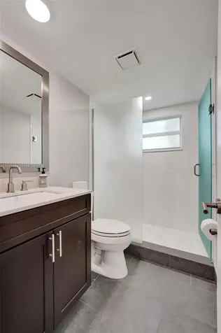 9330 Lagoon Place Davie FL 33324