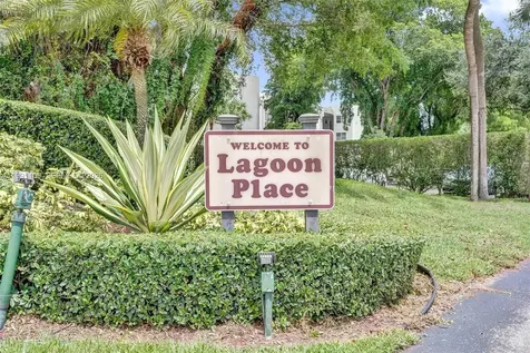 9330 Lagoon Place Davie FL 33324