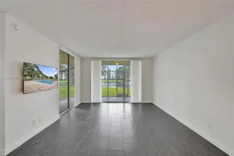 9330 Lagoon Place Davie FL 33324