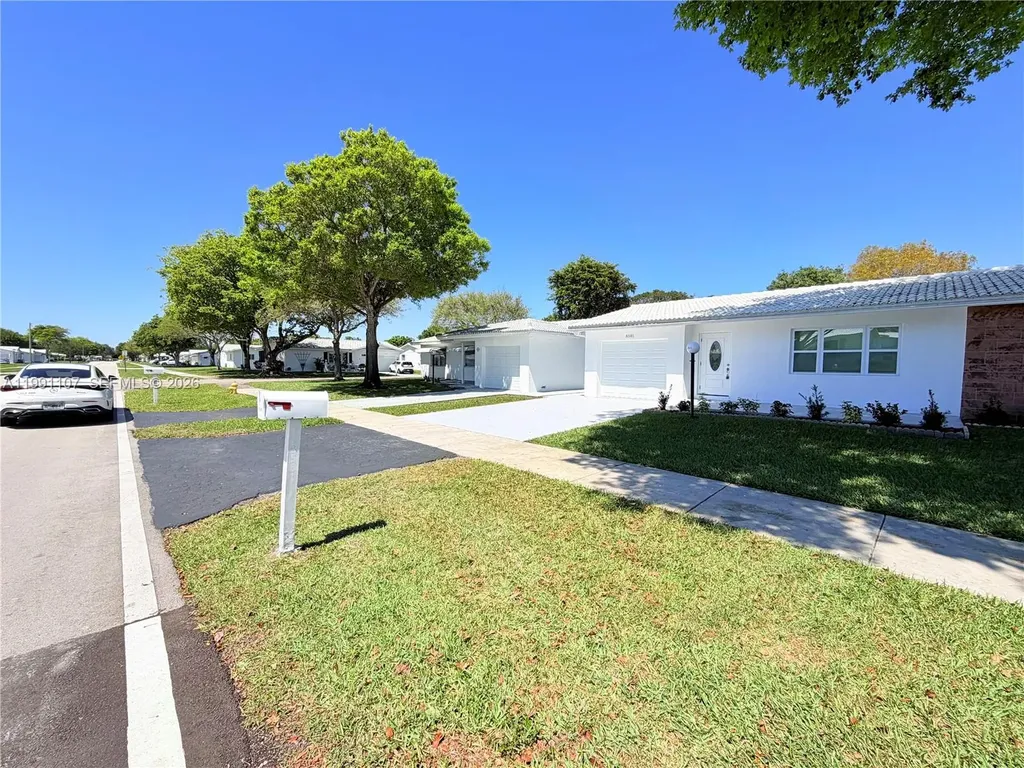8581 NW 17th Street Plantation FL 33322