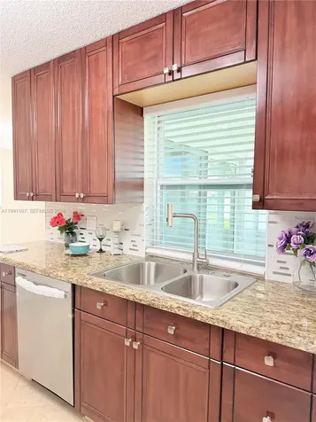 8581 NW 17th Street Plantation FL 33322
