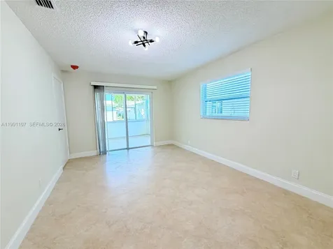8581 NW 17th Street Plantation FL 33322