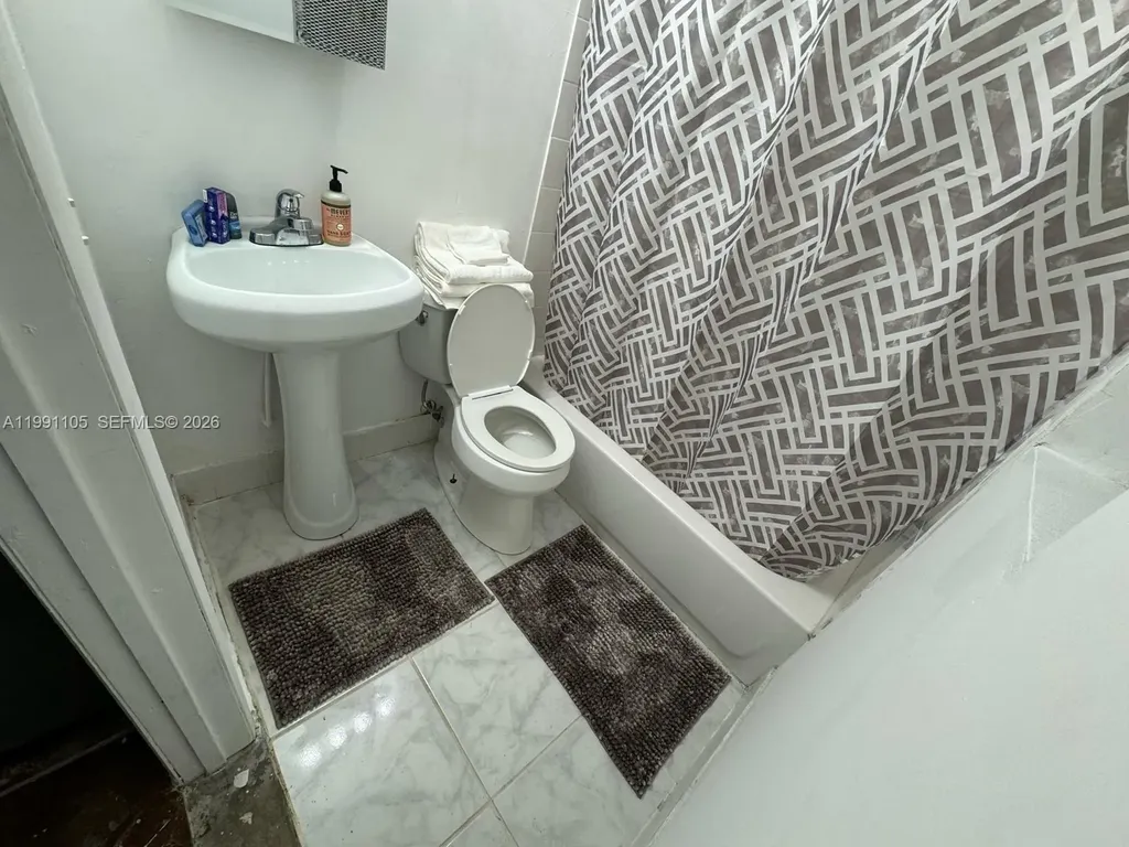 1086 NW 110th Street Miami FL 33168