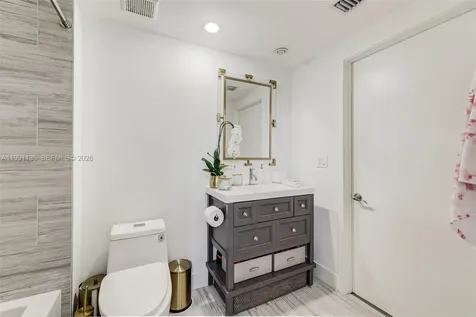 6000 Collins Avenue Miami Beach FL 33140