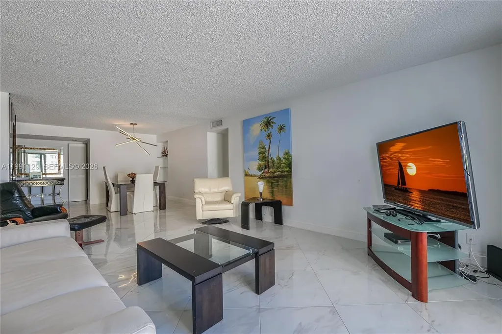 2401 S Ocean Drive Hollywood FL 33019