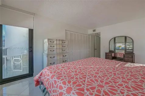 2401 S Ocean Drive Hollywood FL 33019