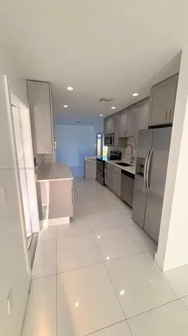 4680 NE 2nd Avenue Oakland Park FL 33334