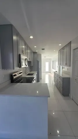 4680 NE 2nd Avenue Oakland Park FL 33334