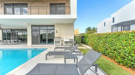 16772 Botaniko Drive S Weston FL 33326