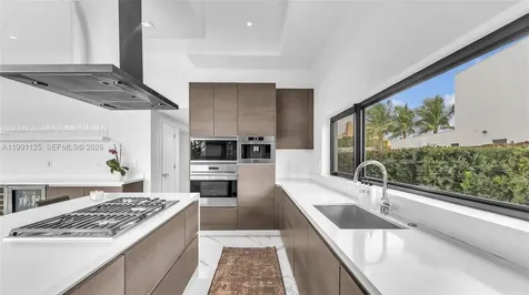 16772 Botaniko Drive S Weston FL 33326