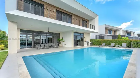 16772 Botaniko Drive S Weston FL 33326