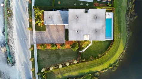 16772 Botaniko Drive S Weston FL 33326