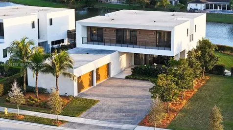 16772 Botaniko Drive S Weston FL 33326