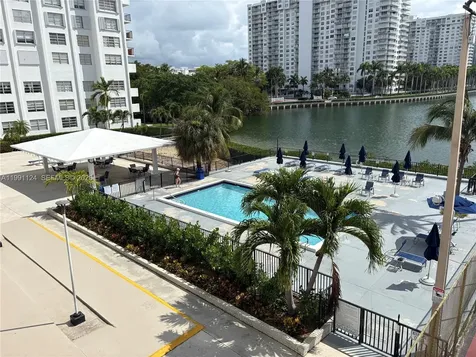2750 NE 183rd Street Aventura FL 33160