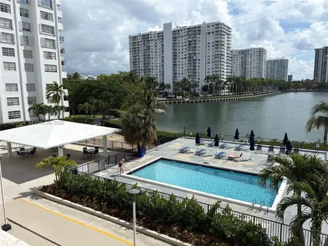 2750 NE 183rd Street Aventura FL 33160