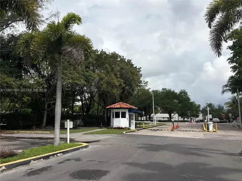 2750 NE 183rd Street Aventura FL 33160