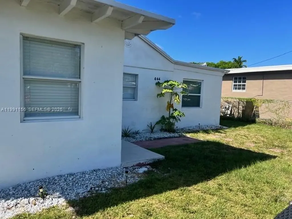 644 SW 1st Court Hallandale Beach FL 33009