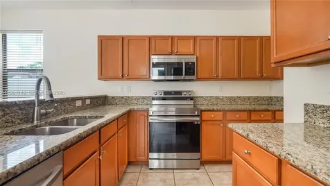 8841 W 34th Court Hialeah FL 33018