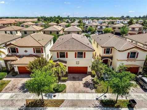 8841 W 34th Court Hialeah FL 33018