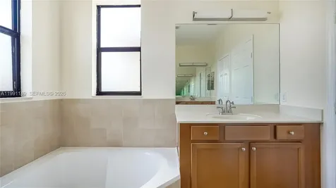 8841 W 34th Court Hialeah FL 33018
