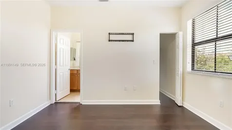 8841 W 34th Court Hialeah FL 33018
