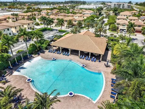 8841 W 34th Court Hialeah FL 33018