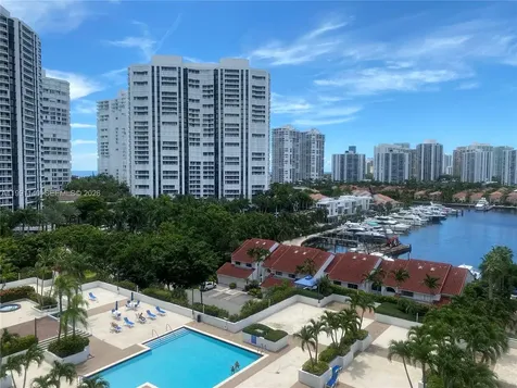 3640 Yacht Club Drive Aventura FL 33180