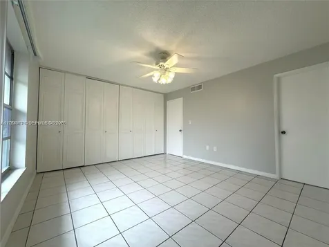 805 W Oakland Park Boulevard Oakland Park FL 33311