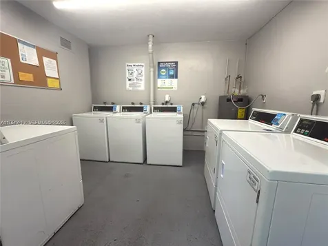 805 W Oakland Park Boulevard Oakland Park FL 33311