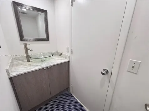 400 S Pointe Drive Miami Beach FL 33139
